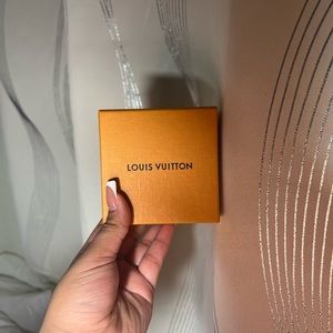 Louis Vuitton box